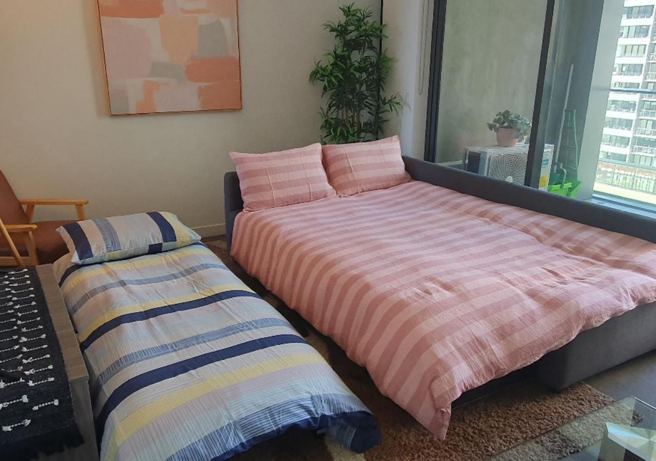 Single Family 2br 2bth Indoor Pool Sauna Apartment *
